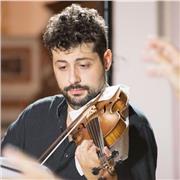 Violinista diplomato e con diversi anni di insegnamento impartisce lezioni private a Milano